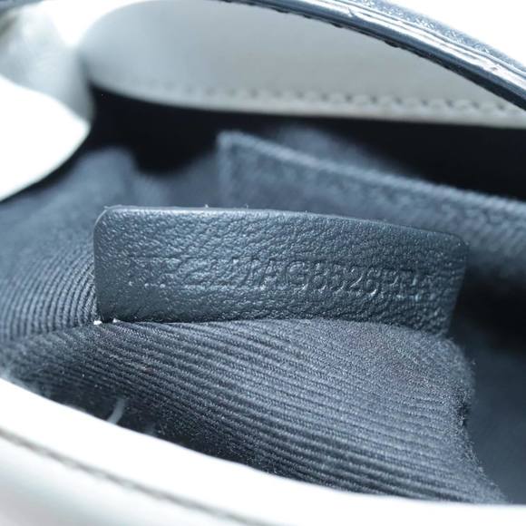 BURBERRY Roller Chain Shoulder Bag Patent leather White Silver Auth bs18894 - Picture 12 of 16